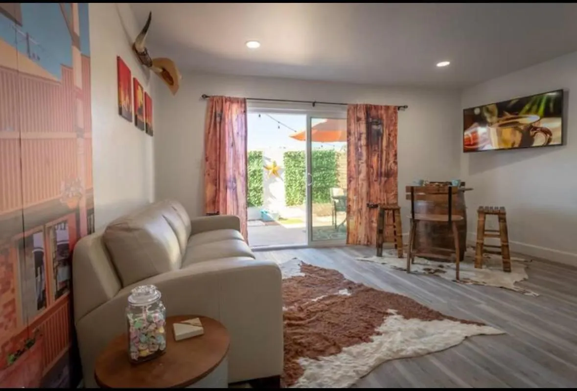 Western Themed Old Town Scottsdale Condo With King Bed And Community Pool Apartamento